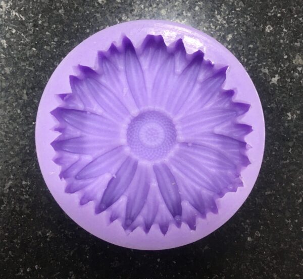 Single Daisy Mold, Artspot.pk