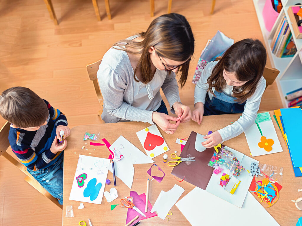 5 Easy Crafts to Do with Kids During School Holidays